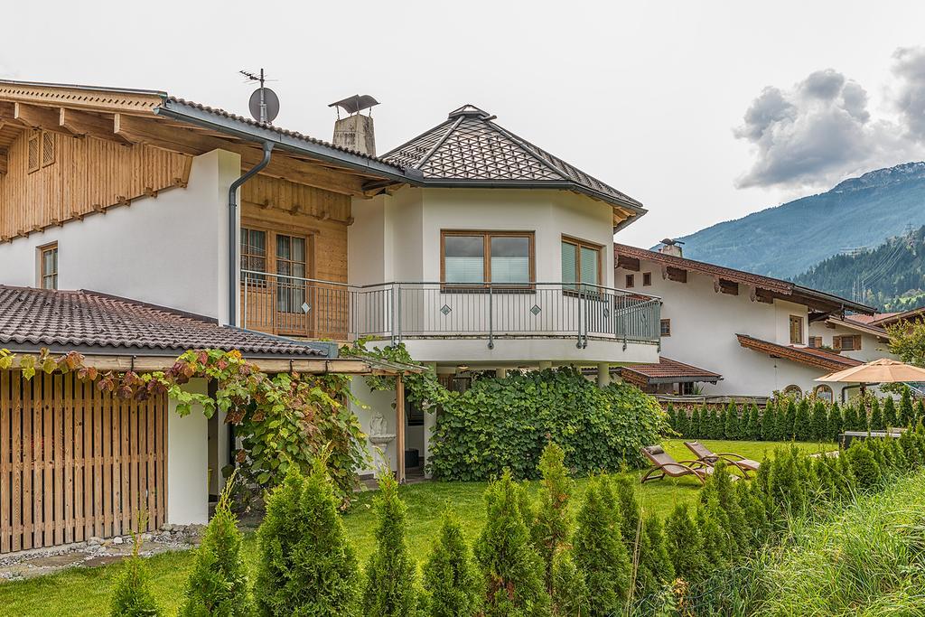 Sportchalet Zillertal Uderns Exterior photo